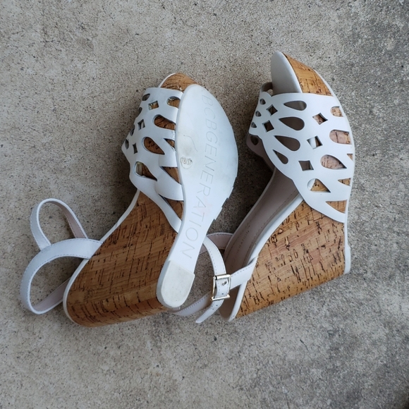Bcbgeneration sandal. Gently used. - Picture 4 of 5